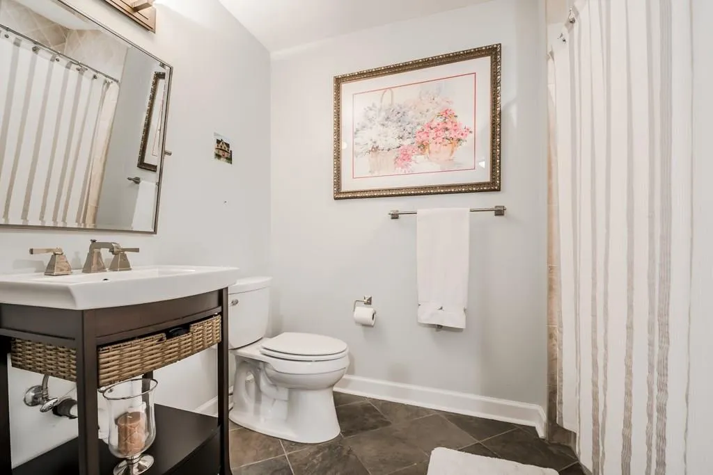 221 Hillswick Court, Atlanta, Georgia 30328, 4 Bedrooms Bedrooms, ,3 BathroomsBathrooms,Residential,Sold,221 Hillswick Court,5914256