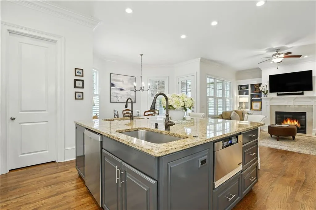 120 W Belle Isle Road, Atlanta, Georgia 30342, 5 Bedrooms Bedrooms, ,4 BathroomsBathrooms,Residential,For Sale,120 W Belle Isle Road,7634079