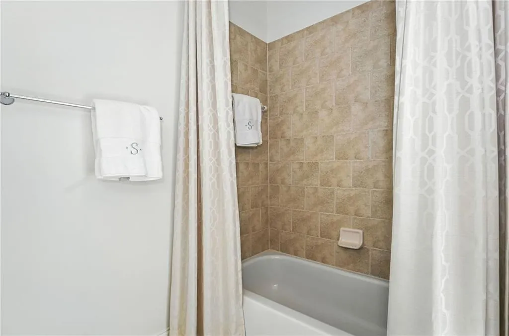 120 W Belle Isle Road, Atlanta, Georgia 30342, 5 Bedrooms Bedrooms, ,4 BathroomsBathrooms,Residential,For Sale,120 W Belle Isle Road,7634079