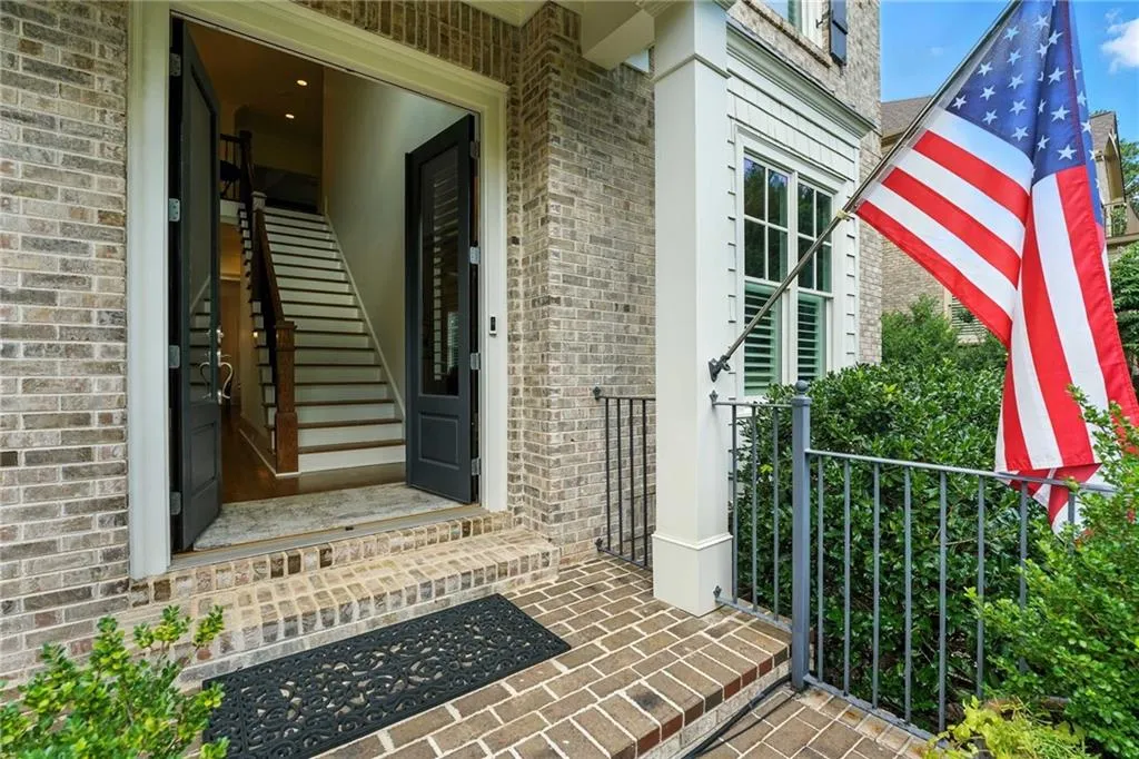 120 W Belle Isle Road, Atlanta, Georgia 30342, 5 Bedrooms Bedrooms, ,4 BathroomsBathrooms,Residential,For Sale,120 W Belle Isle Road,7634079