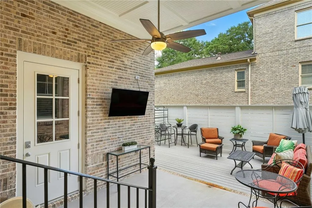 120 W Belle Isle Road, Atlanta, Georgia 30342, 5 Bedrooms Bedrooms, ,4 BathroomsBathrooms,Residential,For Sale,120 W Belle Isle Road,7634079