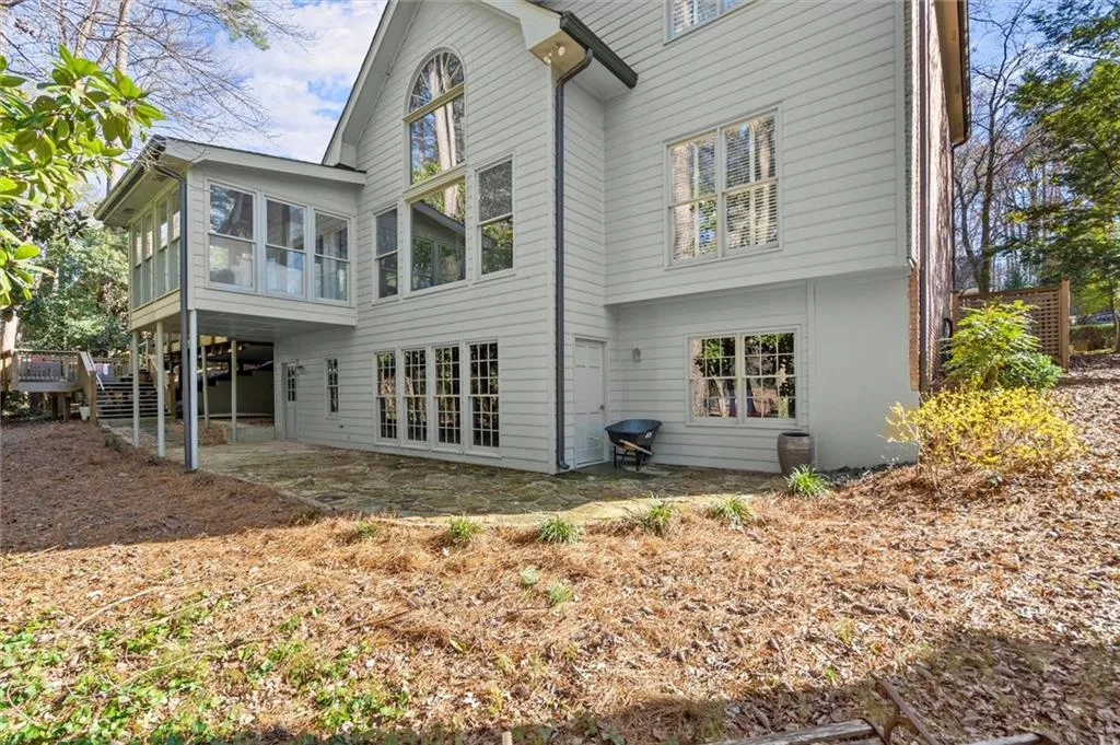 160 Wing Mill Road, Sandy Springs, Georgia 30350, 4 Bedrooms Bedrooms, ,3 BathroomsBathrooms,Residential,Sold,160 Wing Mill Road,7533446