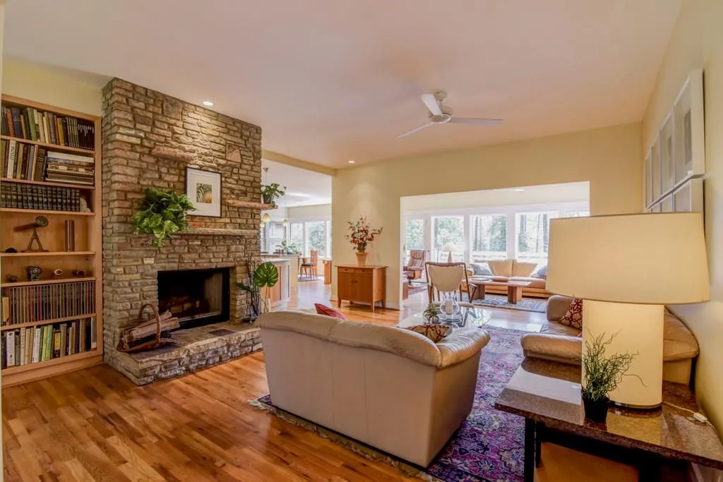 955 Cardova Drive Ne, Atlanta, Georgia 30324, 4 Bedrooms Bedrooms, ,3 BathroomsBathrooms,Residential,Sold,955 Cardova Drive Ne,5983078