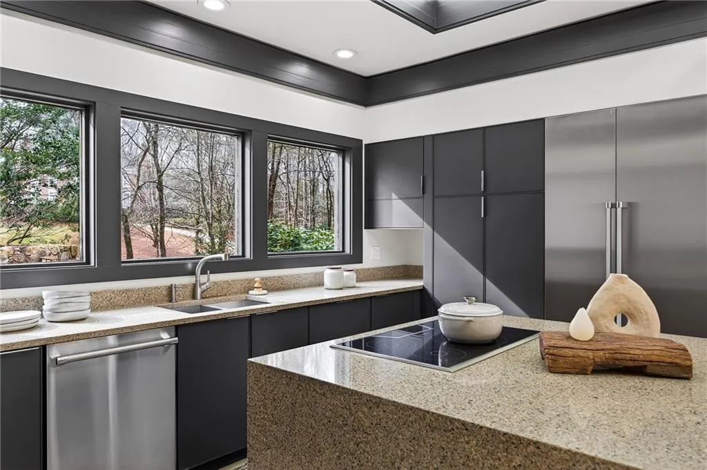 5775 Winterthur Lane Nw, Sandy Springs, Georgia 30328, 3 Bedrooms Bedrooms, ,3 BathroomsBathrooms,Residential,For Sale,5775 Winterthur Lane Nw,7720065