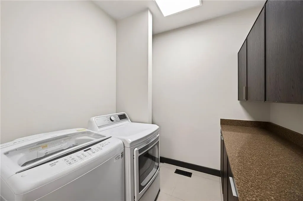 5775 Winterthur Lane Nw, Sandy Springs, Georgia 30328, 3 Bedrooms Bedrooms, ,3 BathroomsBathrooms,Residential,For Sale,5775 Winterthur Lane Nw,7720065