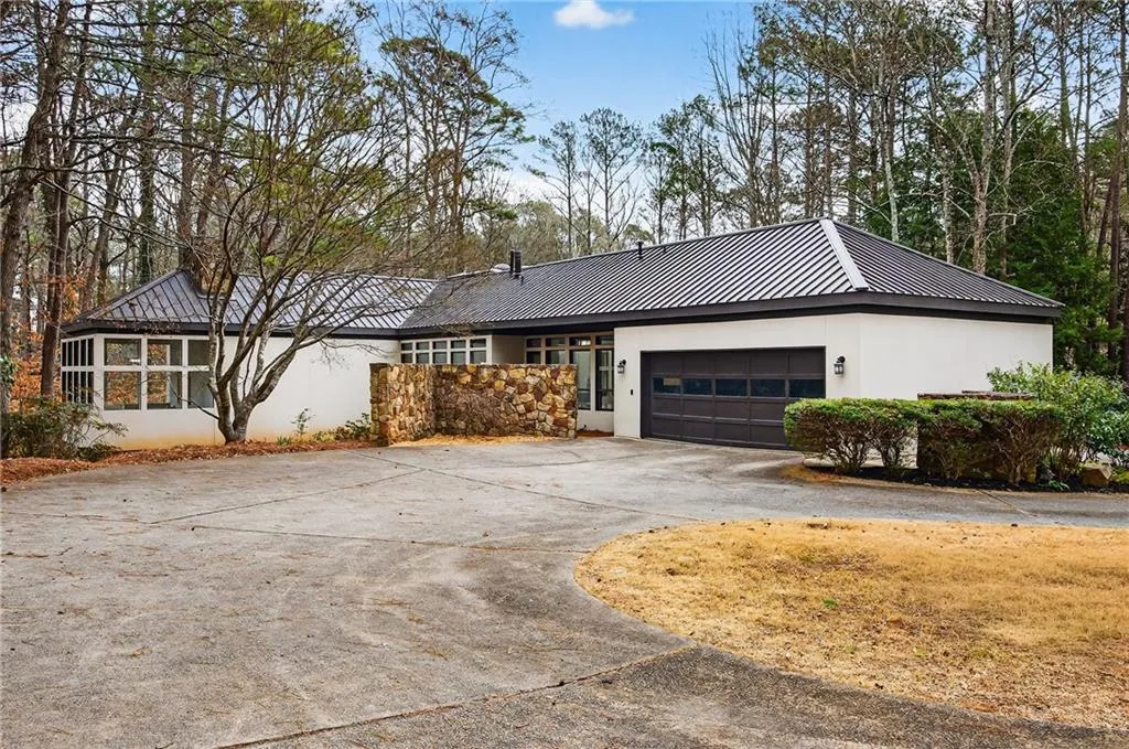 5775 Winterthur Lane Nw, Sandy Springs, Georgia 30328, 3 Bedrooms Bedrooms, ,3 BathroomsBathrooms,Residential,For Sale,5775 Winterthur Lane Nw,7720065