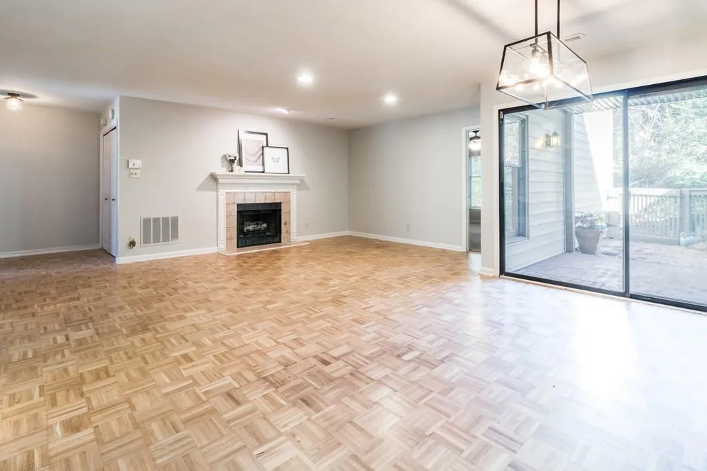 103 Garden Court, Atlanta, Georgia 30328, 3 Bedrooms Bedrooms, ,2 BathroomsBathrooms,Residential,Sold,103 Garden Court,6505982