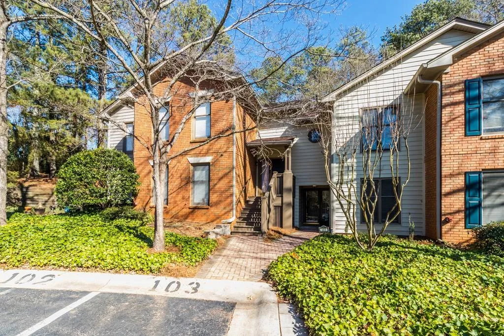 103 Garden Court, Atlanta, Georgia 30328, 3 Bedrooms Bedrooms, ,2 BathroomsBathrooms,Residential,Sold,103 Garden Court,6505982