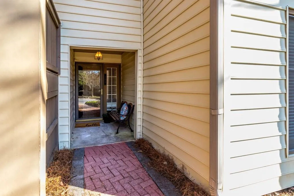 103 Garden Court, Atlanta, Georgia 30328, 3 Bedrooms Bedrooms, ,2 BathroomsBathrooms,Residential,Sold,103 Garden Court,6505982