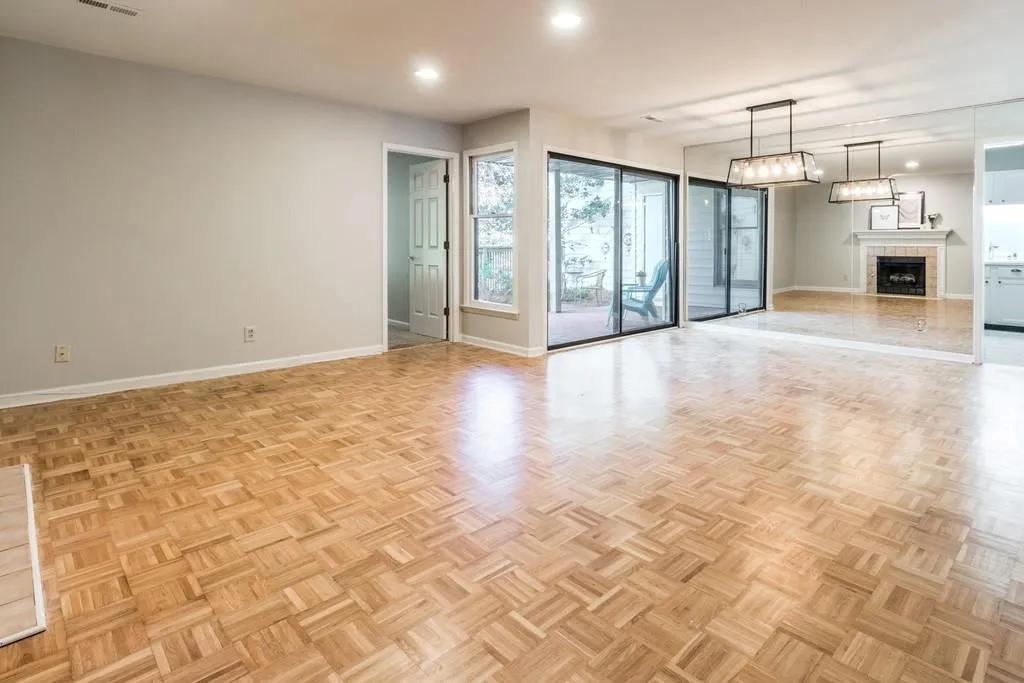 103 Garden Court, Atlanta, Georgia 30328, 3 Bedrooms Bedrooms, ,2 BathroomsBathrooms,Residential,Sold,103 Garden Court,6505982