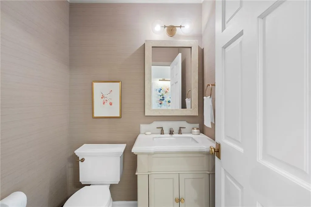 Powder bath for guests