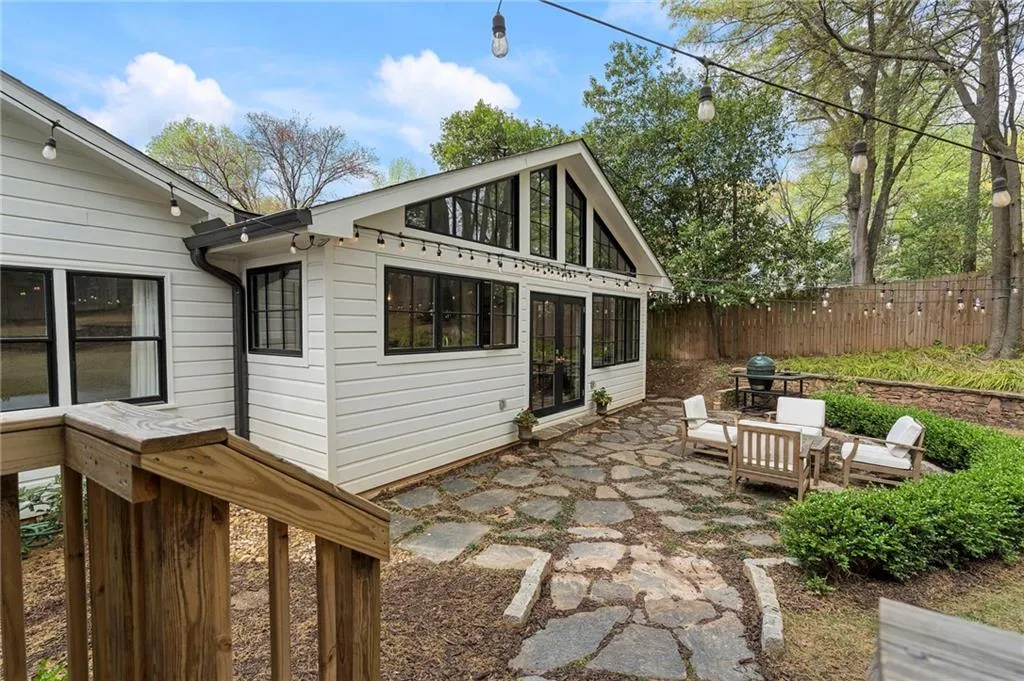 951 Northcliffe Drive Nw, Atlanta, Georgia 30318, 4 Bedrooms Bedrooms, 0 ,3 BathroomsBathrooms,Residential,For Sale,951 Northcliffe Drive Nw,7749121
