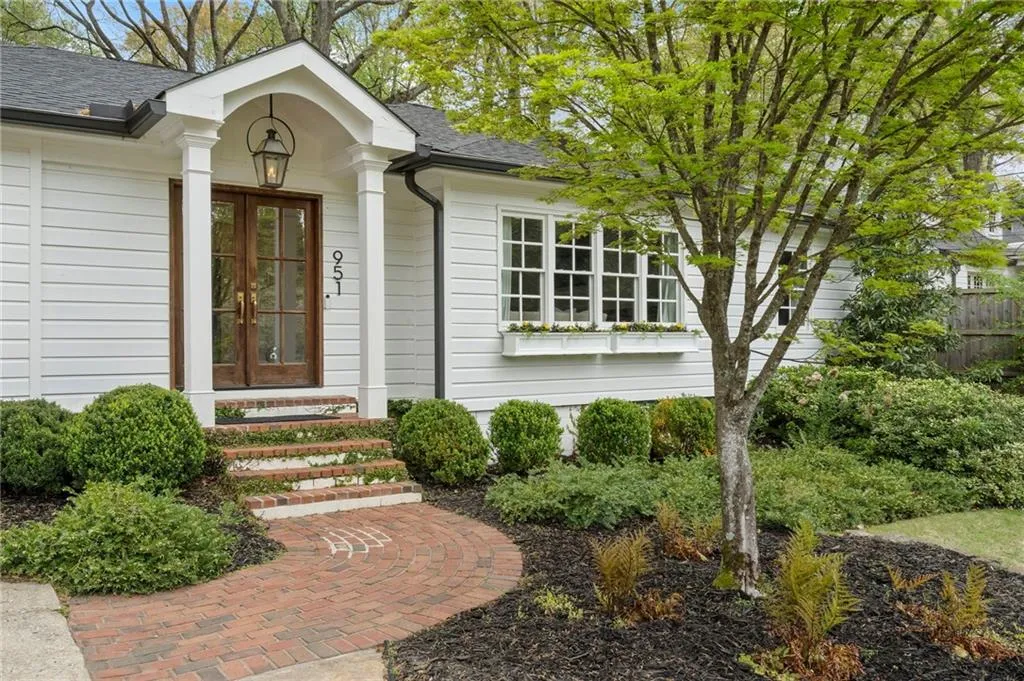 951 Northcliffe Drive Nw, Atlanta, Georgia 30318, 4 Bedrooms Bedrooms, 0 ,3 BathroomsBathrooms,Residential,For Sale,951 Northcliffe Drive Nw,7749121