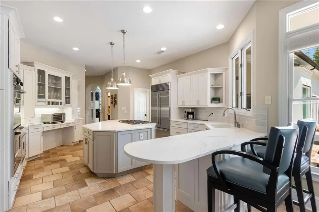 100 Dunwoody Creek Court, Sandy Springs, Georgia 30350, 5 Bedrooms Bedrooms, ,7 BathroomsBathrooms,Residential,Sold,100 Dunwoody Creek Court,7438880