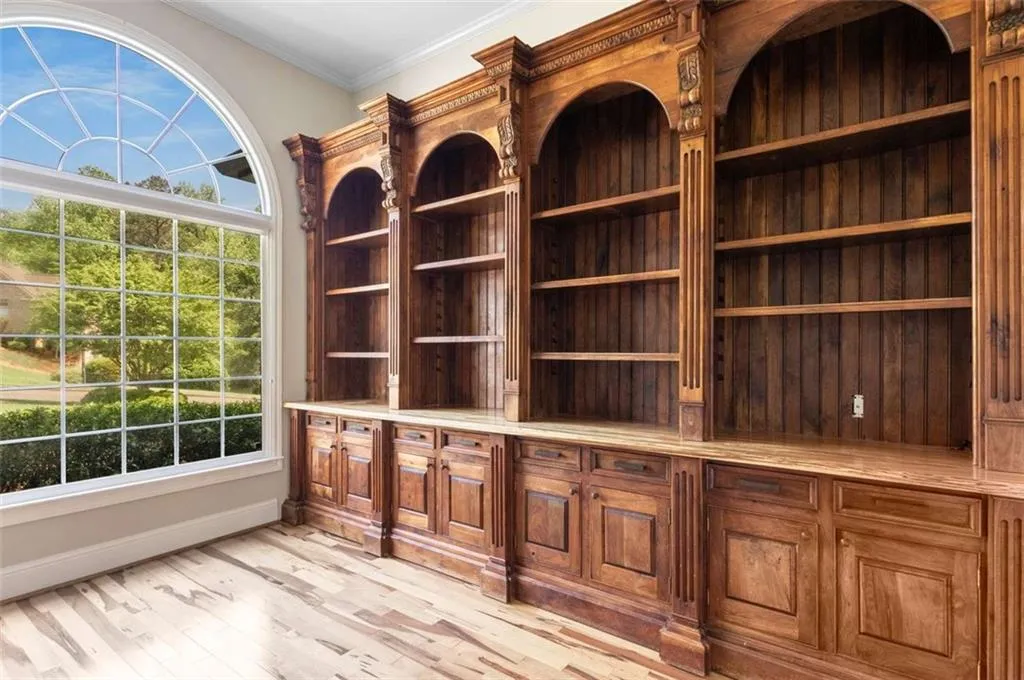 100 Dunwoody Creek Court, Sandy Springs, Georgia 30350, 5 Bedrooms Bedrooms, ,7 BathroomsBathrooms,Residential,Sold,100 Dunwoody Creek Court,7438880