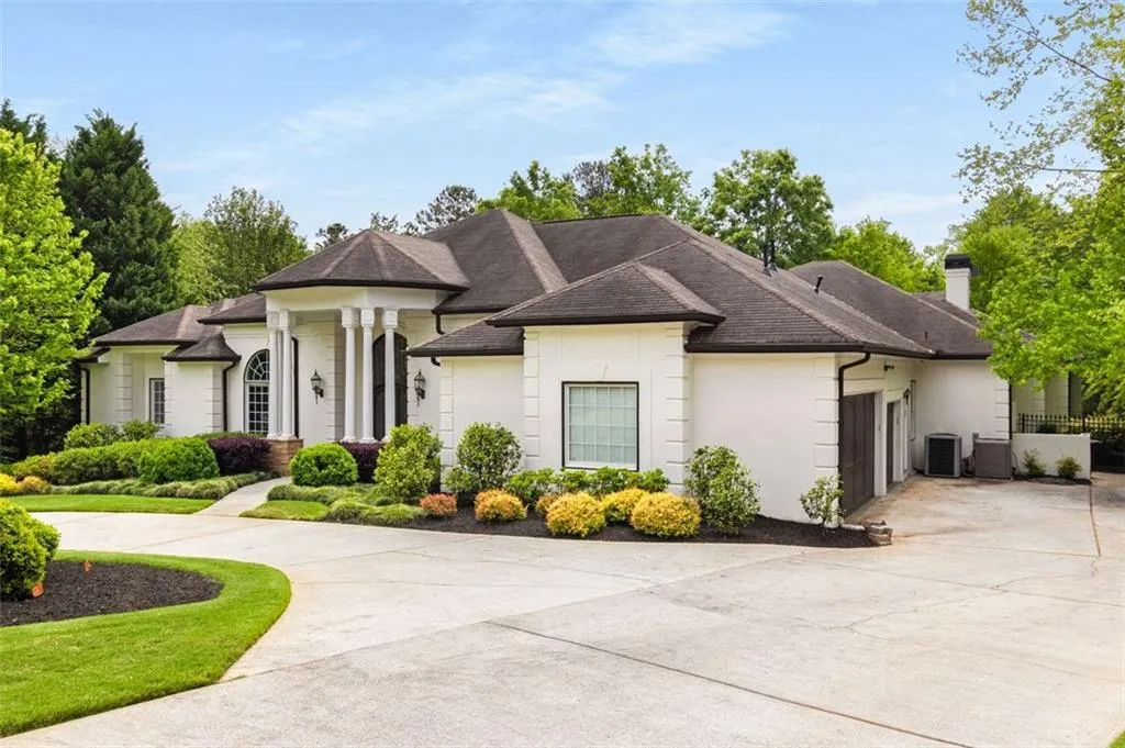 100 Dunwoody Creek Court, Sandy Springs, Georgia 30350, 5 Bedrooms Bedrooms, ,7 BathroomsBathrooms,Residential,Sold,100 Dunwoody Creek Court,7438880