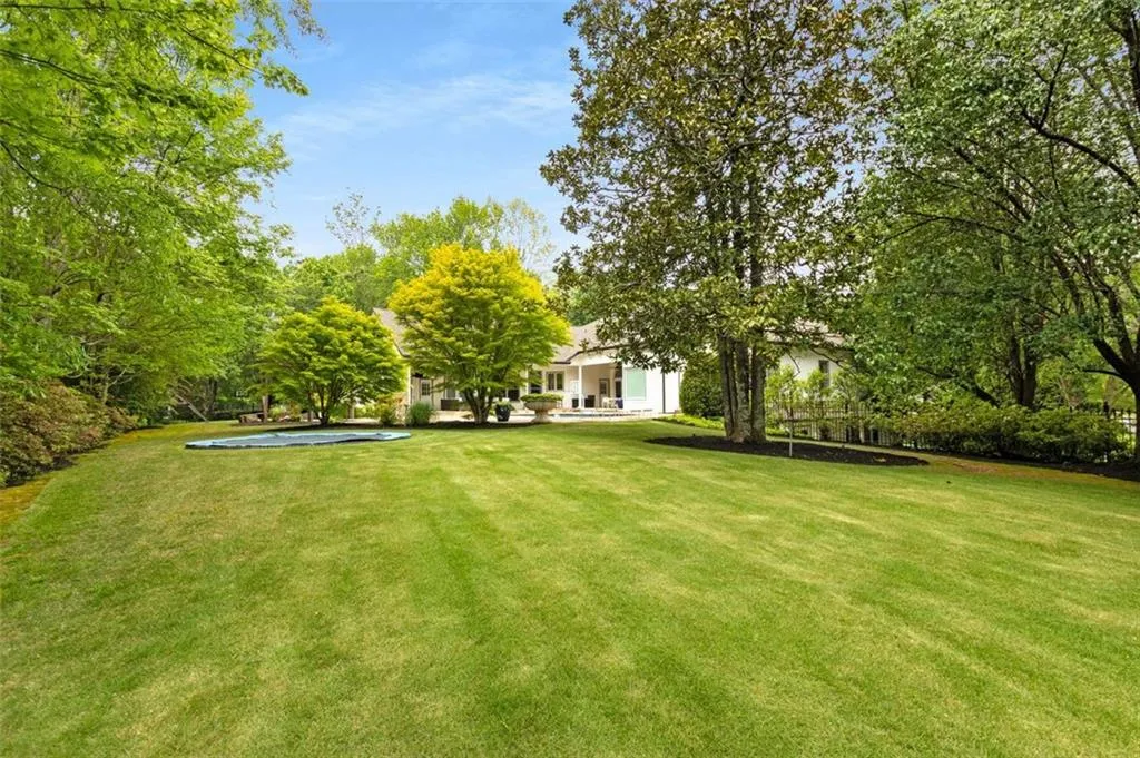 100 Dunwoody Creek Court, Sandy Springs, Georgia 30350, 5 Bedrooms Bedrooms, ,7 BathroomsBathrooms,Residential,Sold,100 Dunwoody Creek Court,7438880