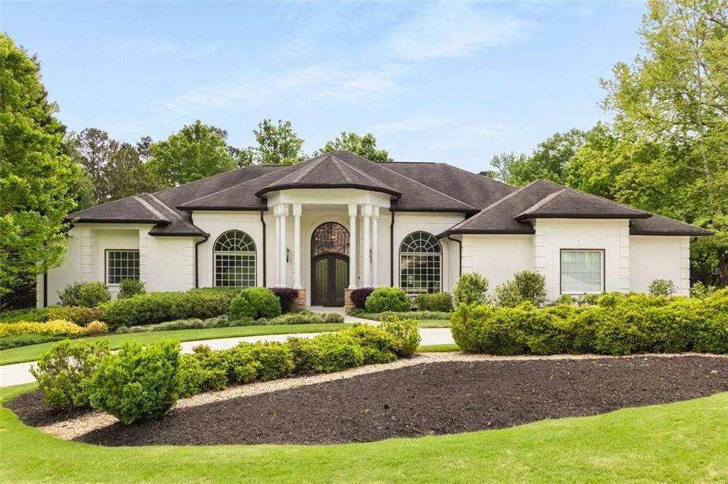 100 Dunwoody Creek Court, Sandy Springs, Georgia 30350, 5 Bedrooms Bedrooms, ,7 BathroomsBathrooms,Residential,Sold,100 Dunwoody Creek Court,7438880