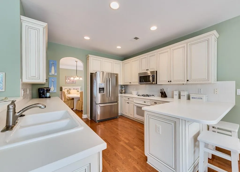 6325 Glen Oaks Lane, Sandy Springs, Georgia 30328, 4 Bedrooms Bedrooms, ,3 BathroomsBathrooms,Residential,Sold,6325 Glen Oaks Lane,5657429