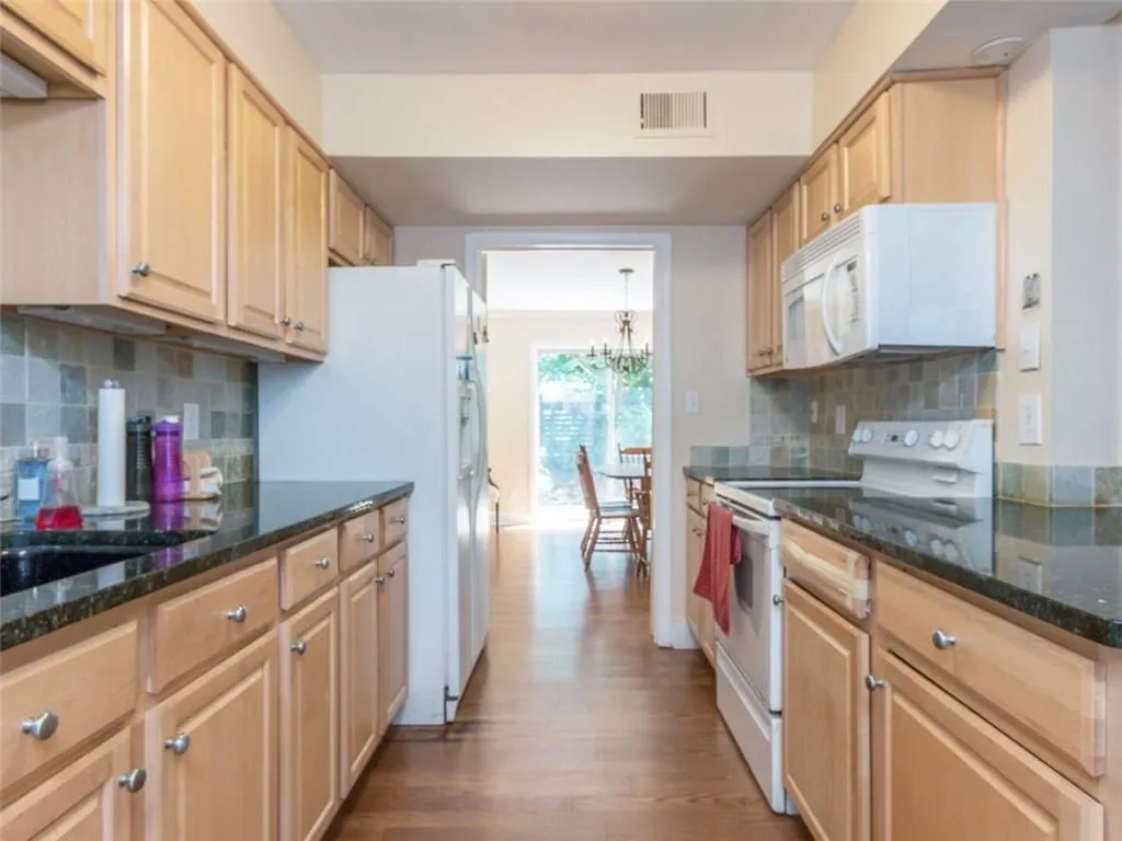 82 Forrest Place, Atlanta, Georgia 30328, 3 Bedrooms Bedrooms, ,2 BathroomsBathrooms,Residential,Sold,82 Forrest Place,5696263