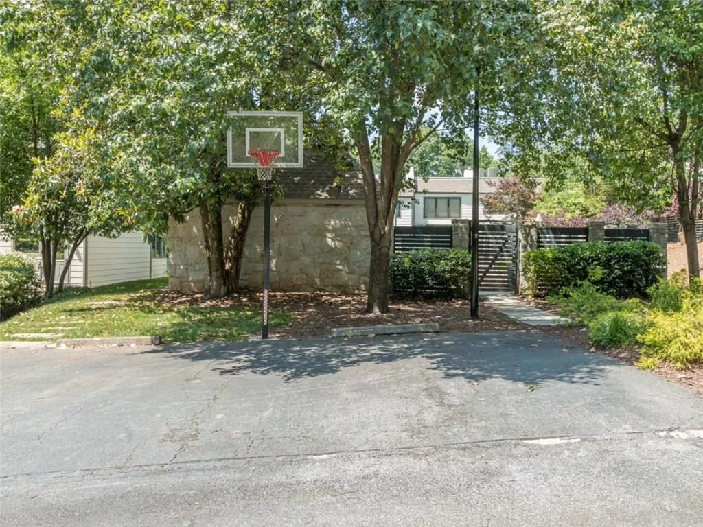 82 Forrest Place, Atlanta, Georgia 30328, 3 Bedrooms Bedrooms, ,2 BathroomsBathrooms,Residential,Sold,82 Forrest Place,5696263