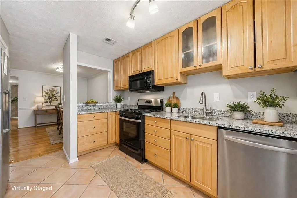 1104 Woodcliff Drive, Atlanta, Georgia 30350, 2 Bedrooms Bedrooms, ,2 BathroomsBathrooms,Residential,Sold,1104 Woodcliff Drive,7760304