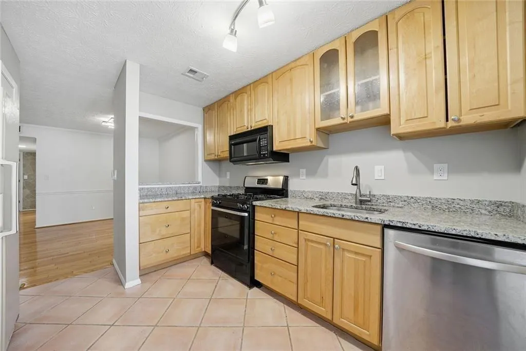 1104 Woodcliff Drive, Atlanta, Georgia 30350, 2 Bedrooms Bedrooms, ,2 BathroomsBathrooms,Residential,Sold,1104 Woodcliff Drive,7760304