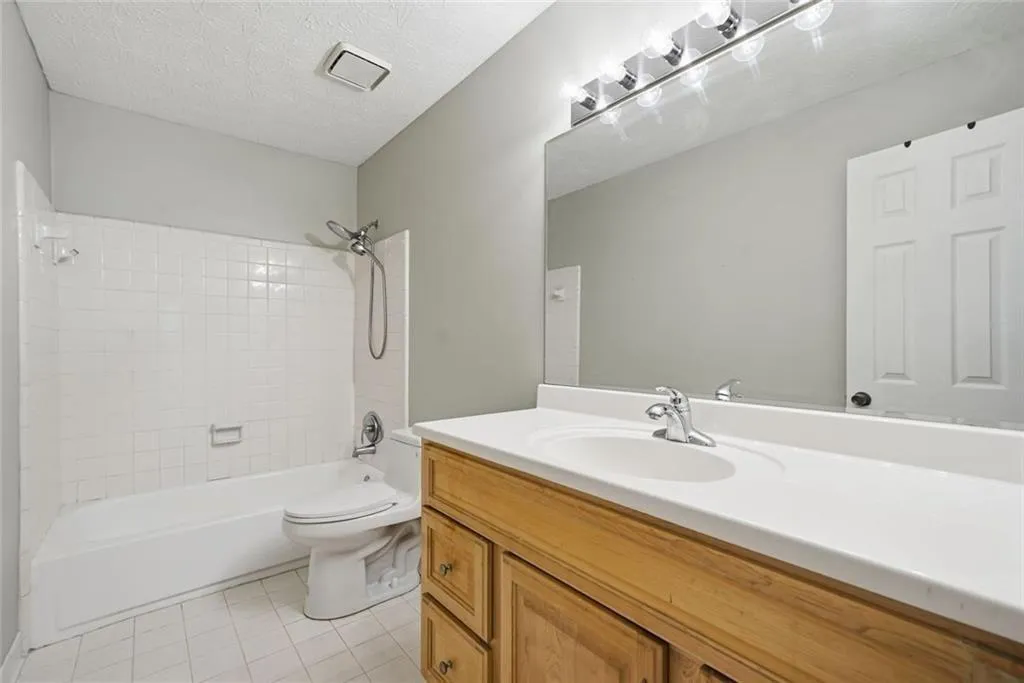 1104 Woodcliff Drive, Atlanta, Georgia 30350, 2 Bedrooms Bedrooms, ,2 BathroomsBathrooms,Residential,For Sale,1104 Woodcliff Drive,7760304