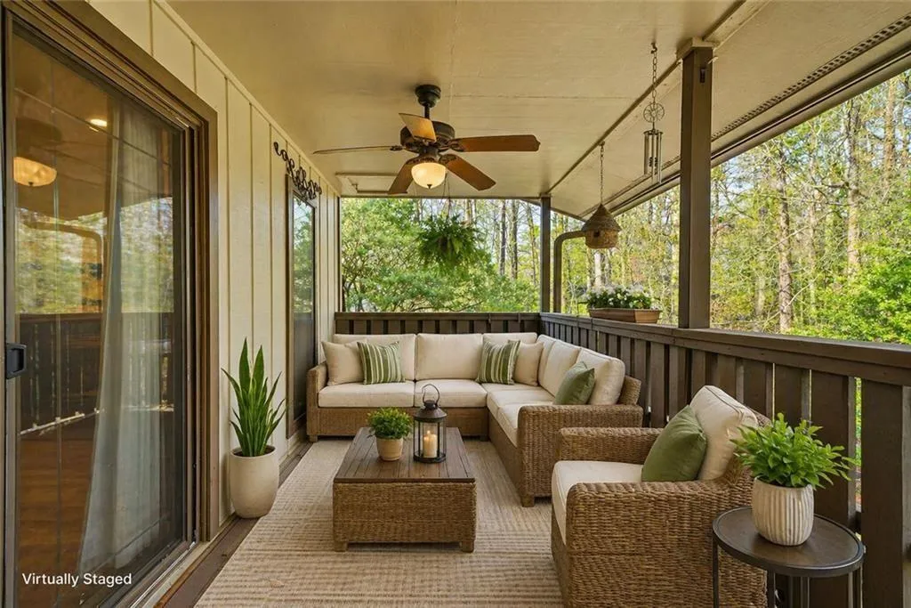 1104 Woodcliff Drive, Atlanta, Georgia 30350, 2 Bedrooms Bedrooms, ,2 BathroomsBathrooms,Residential,Sold,1104 Woodcliff Drive,7760304
