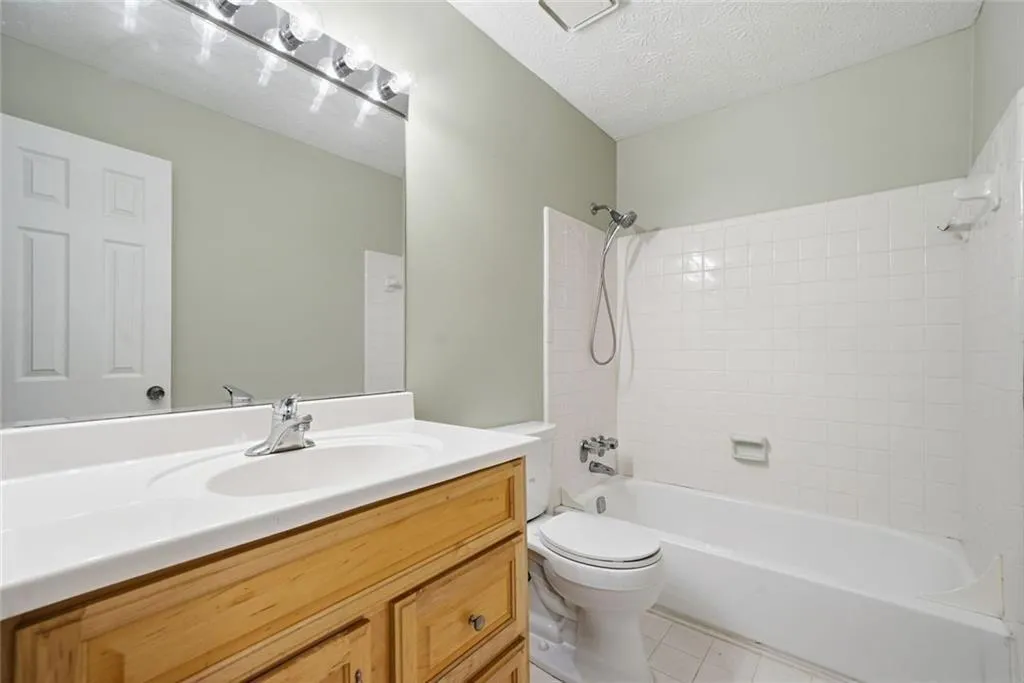 1104 Woodcliff Drive, Atlanta, Georgia 30350, 2 Bedrooms Bedrooms, ,2 BathroomsBathrooms,Residential,Sold,1104 Woodcliff Drive,7760304