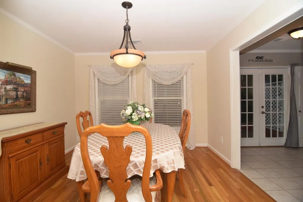 233 Peachtree Hollow Court Unit 233, Sandy Springs, Georgia 30328, 3 Bedrooms Bedrooms, ,2 BathroomsBathrooms,Residential,Sold,233 Peachtree Hollow Court Unit 233,5950810