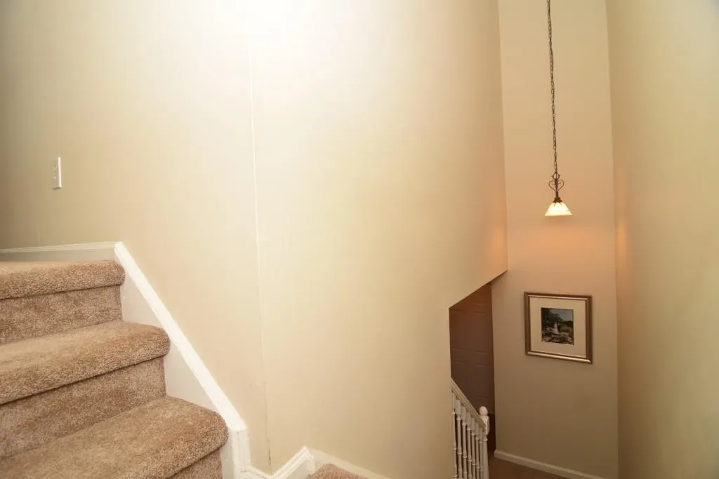 233 Peachtree Hollow Court Unit 233, Sandy Springs, Georgia 30328, 3 Bedrooms Bedrooms, ,2 BathroomsBathrooms,Residential,Sold,233 Peachtree Hollow Court Unit 233,5950810