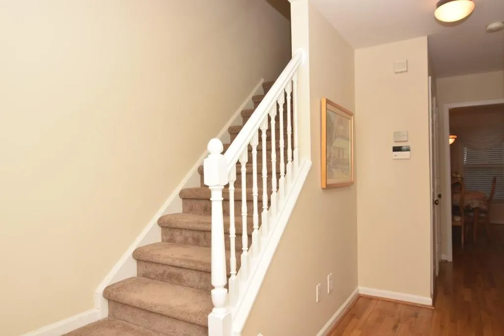 233 Peachtree Hollow Court Unit 233, Sandy Springs, Georgia 30328, 3 Bedrooms Bedrooms, ,2 BathroomsBathrooms,Residential,Sold,233 Peachtree Hollow Court Unit 233,5950810