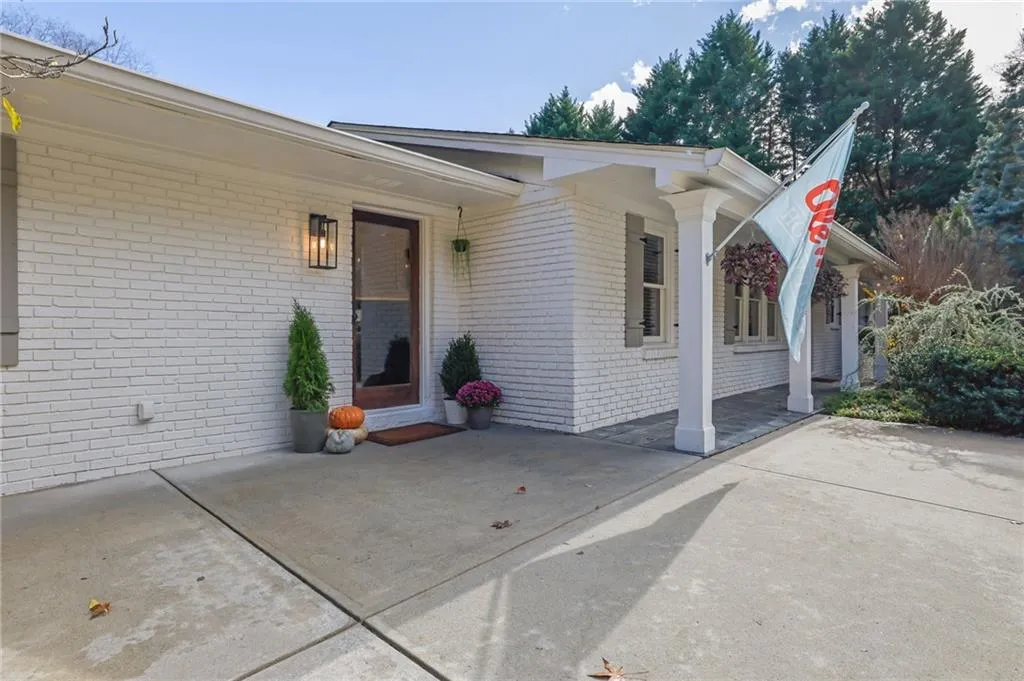 Entrance to property with a patio