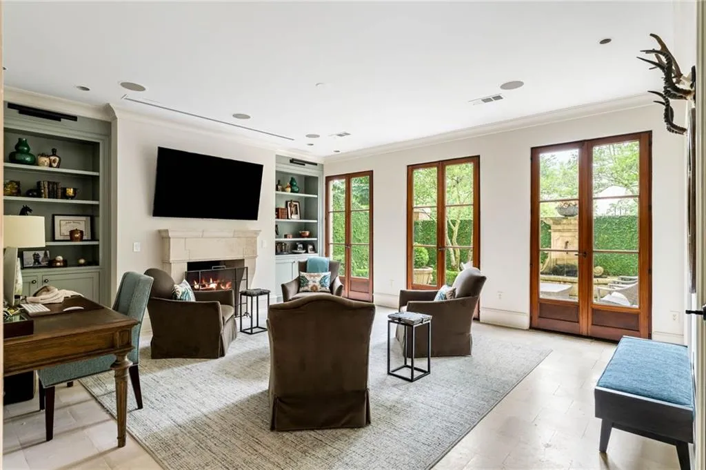 2288 Peachtree Road Nw Unit 15, Atlanta, Georgia 30309, 3 Bedrooms Bedrooms, ,3 BathroomsBathrooms,Residential,For Sale,2288 Peachtree Road Nw Unit 15,7625622