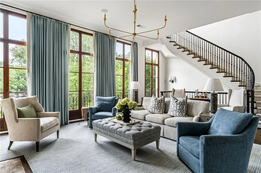 2288 Peachtree Road Nw Unit 15, Atlanta, Georgia 30309, 3 Bedrooms Bedrooms, ,3 BathroomsBathrooms,Residential,For Sale,2288 Peachtree Road Nw Unit 15,7625622
