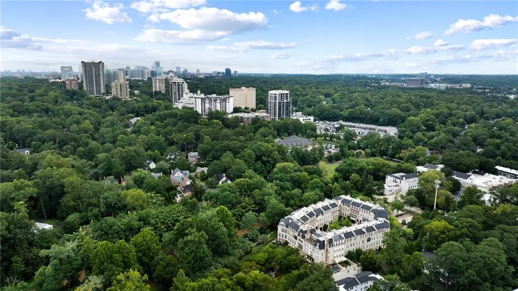 2288 Peachtree Road Nw Unit 15, Atlanta, Georgia 30309, 3 Bedrooms Bedrooms, ,3 BathroomsBathrooms,Residential,For Sale,2288 Peachtree Road Nw Unit 15,7625622
