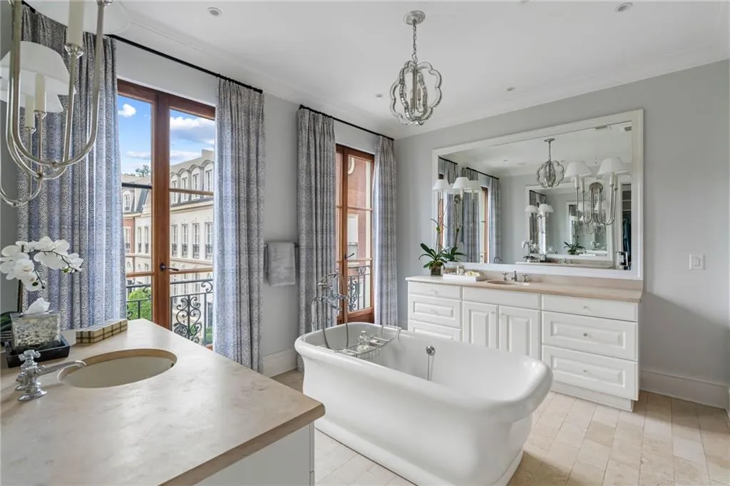 2288 Peachtree Road Nw Unit 15, Atlanta, Georgia 30309, 3 Bedrooms Bedrooms, ,3 BathroomsBathrooms,Residential,For Sale,2288 Peachtree Road Nw Unit 15,7625622