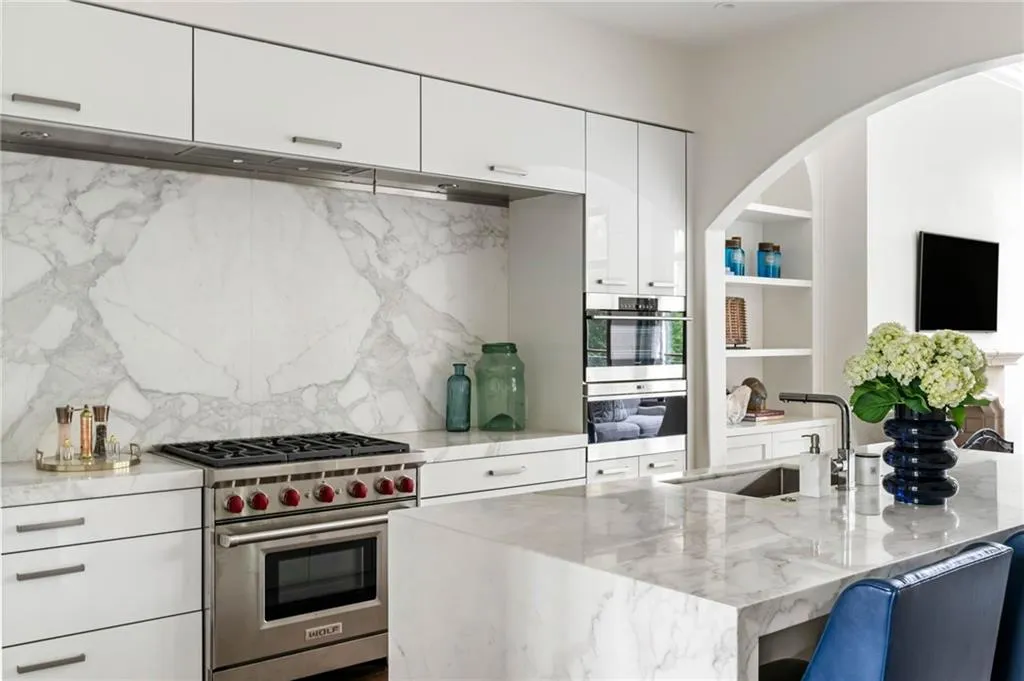2288 Peachtree Road Nw Unit 15, Atlanta, Georgia 30309, 3 Bedrooms Bedrooms, ,3 BathroomsBathrooms,Residential,For Sale,2288 Peachtree Road Nw Unit 15,7625622