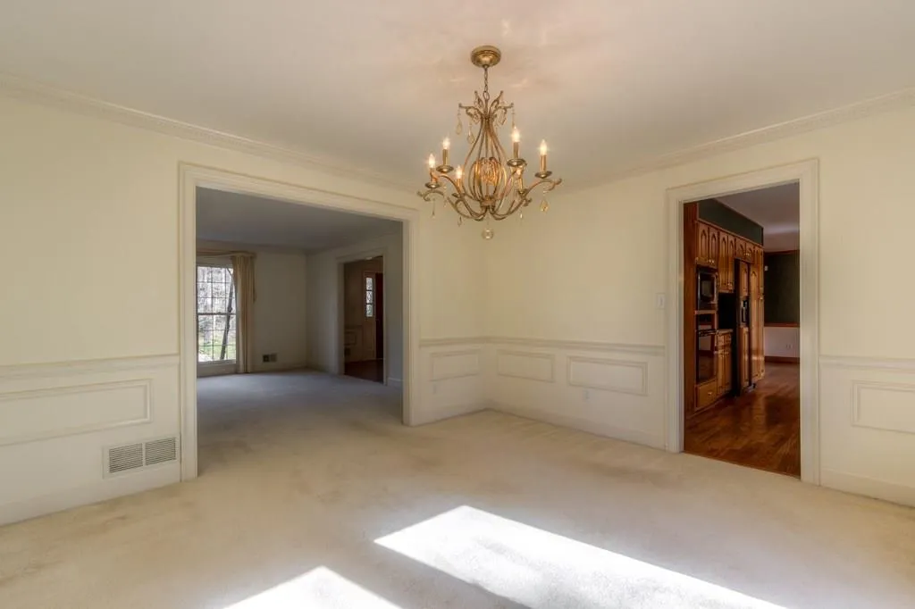 8020 River Circle, Sandy Springs, Georgia 30350, 5 Bedrooms Bedrooms, ,2 BathroomsBathrooms,Residential,Sold,8020 River Circle,5814121