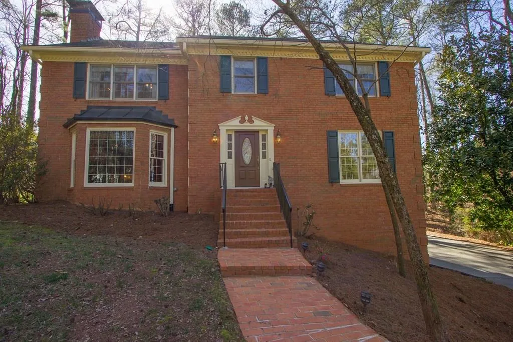 8020 River Circle, Sandy Springs, Georgia 30350, 5 Bedrooms Bedrooms, ,2 BathroomsBathrooms,Residential,Sold,8020 River Circle,5814121