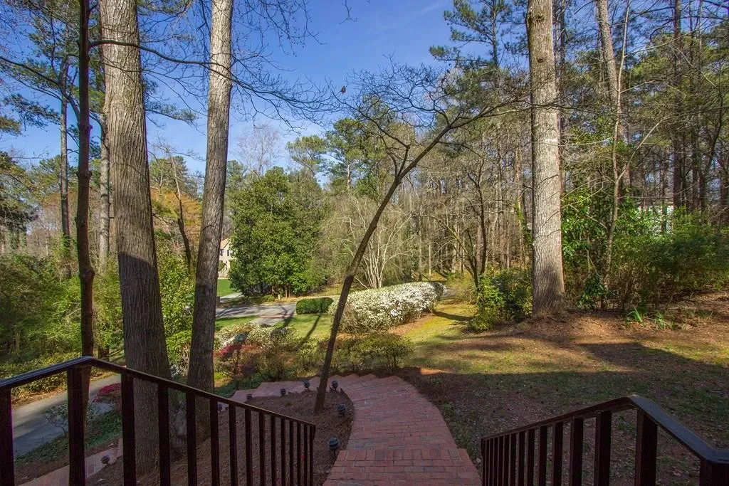 8020 River Circle, Sandy Springs, Georgia 30350, 5 Bedrooms Bedrooms, ,2 BathroomsBathrooms,Residential,Sold,8020 River Circle,5814121