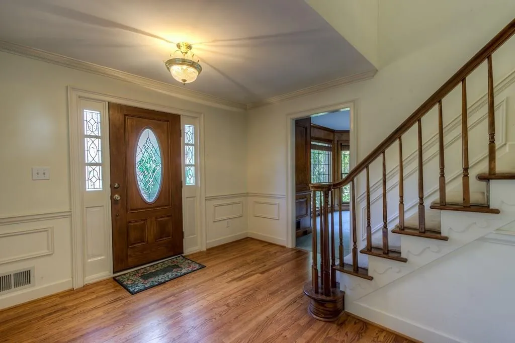 8020 River Circle, Sandy Springs, Georgia 30350, 5 Bedrooms Bedrooms, ,2 BathroomsBathrooms,Residential,Sold,8020 River Circle,5814121