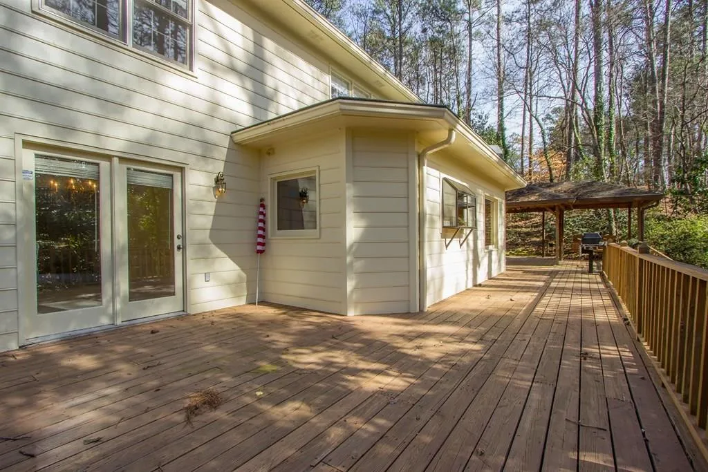 8020 River Circle, Sandy Springs, Georgia 30350, 5 Bedrooms Bedrooms, ,2 BathroomsBathrooms,Residential,Sold,8020 River Circle,5814121