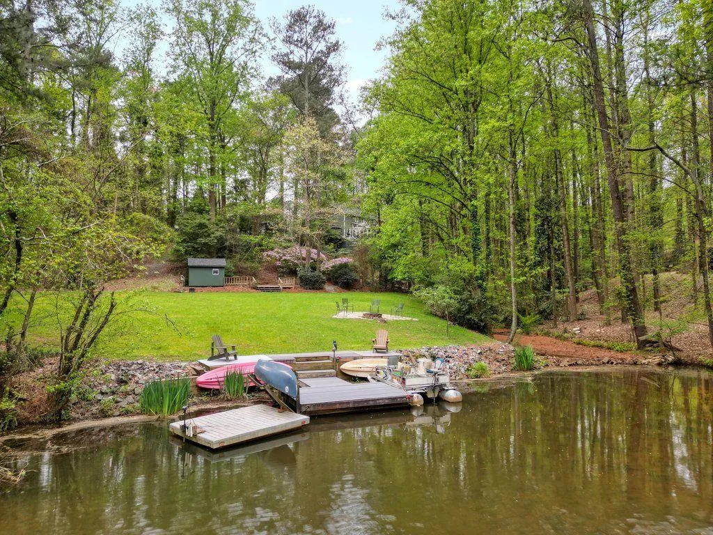 1553 Huntingdon Trail, Sandy Springs, Georgia 30350, 4 Bedrooms Bedrooms, ,3 BathroomsBathrooms,Residential,Sold,1553 Huntingdon Trail,7199258