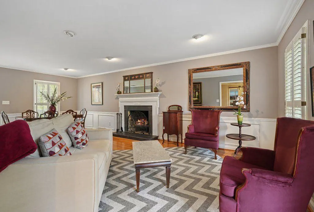 1553 Huntingdon Trail, Sandy Springs, Georgia 30350, 4 Bedrooms Bedrooms, ,3 BathroomsBathrooms,Residential,Sold,1553 Huntingdon Trail,7199258