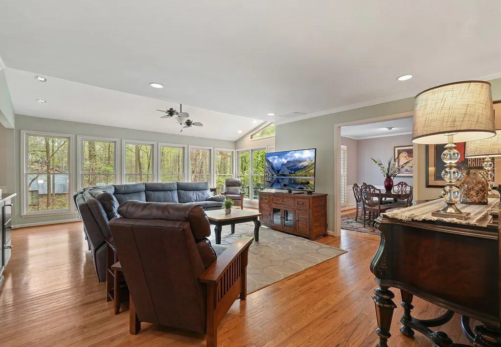 1553 Huntingdon Trail, Sandy Springs, Georgia 30350, 4 Bedrooms Bedrooms, ,3 BathroomsBathrooms,Residential,Sold,1553 Huntingdon Trail,7199258