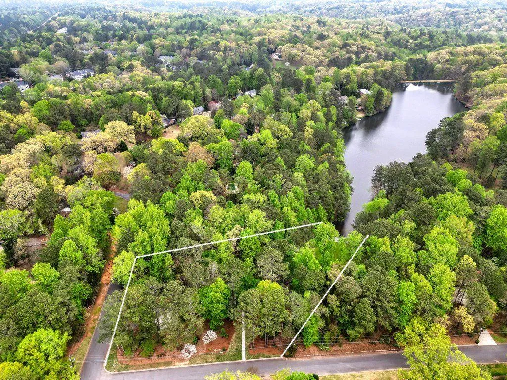 1553 Huntingdon Trail, Sandy Springs, Georgia 30350, 4 Bedrooms Bedrooms, ,3 BathroomsBathrooms,Residential,Sold,1553 Huntingdon Trail,7199258