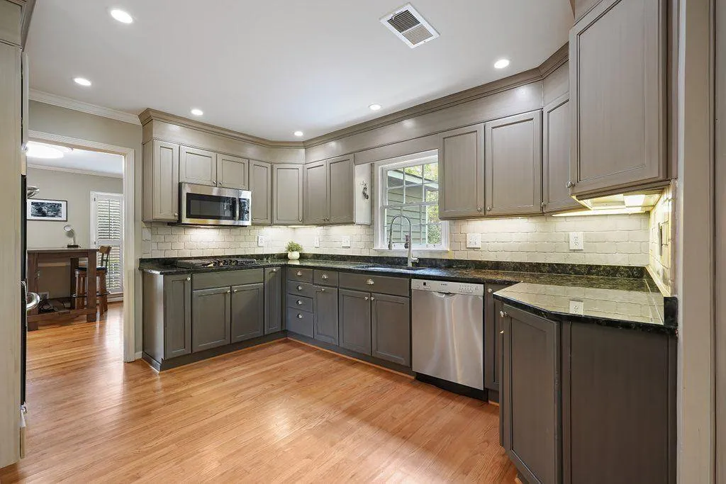 1553 Huntingdon Trail, Sandy Springs, Georgia 30350, 4 Bedrooms Bedrooms, ,3 BathroomsBathrooms,Residential,Sold,1553 Huntingdon Trail,7199258