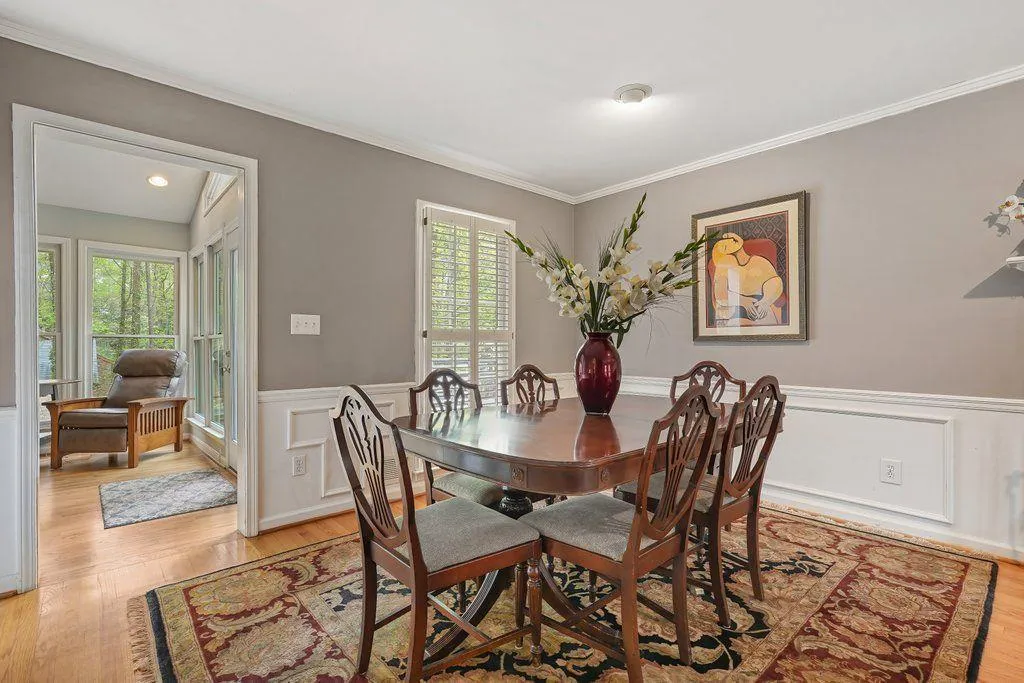 1553 Huntingdon Trail, Sandy Springs, Georgia 30350, 4 Bedrooms Bedrooms, ,3 BathroomsBathrooms,Residential,Sold,1553 Huntingdon Trail,7199258